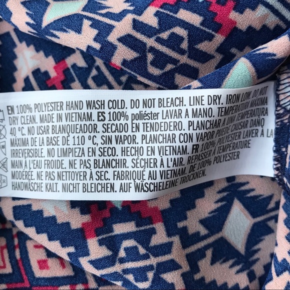 NWT Forever 21 Casual Medium Summer Tank Aztec Design Blue and Pink V-Neck - Picture 7 of 8